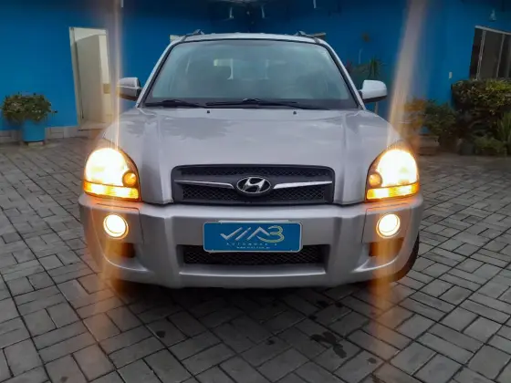 HYUNDAI TUCSON 2.0 MPFI GLS TOP 16V 143CV 2WD FLEX 4P AUTOMÁTICO