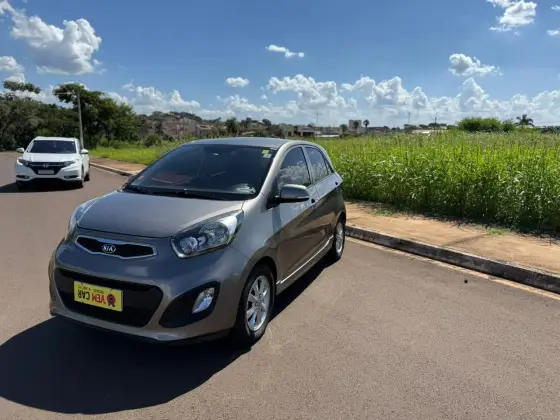 KIA PICANTO 1.0 EX 12V FLEX 4P AUTOMÁTICO KIA PICANTO 1.0 EX 12V FLEX 4P AUTOMÁTICO