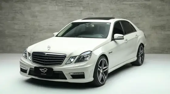 MERCEDES-BENZ E 63 AMG 6.2 SEDAN V8 32V GASOLINA 4P AUTOMÁTICO MERCEDES-BENZ E 63 AMG 6.2 SEDAN V8 32V GASOLINA 4P AUTOMÁTICO