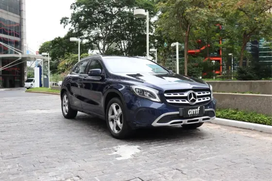MERCEDES-BENZ GLA 200 1.6 CGI FLEX ENDURO 7G-DCT MERCEDES-BENZ GLA 200 1.6 CGI FLEX ENDURO 7G-DCT