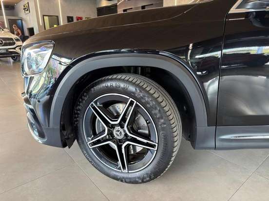 MERCEDES-BENZ-GLB 220-2.0 MHEV AMG LINE 4MATIC 8G-DCT MERCEDES-BENZ-GLB 220-2024
