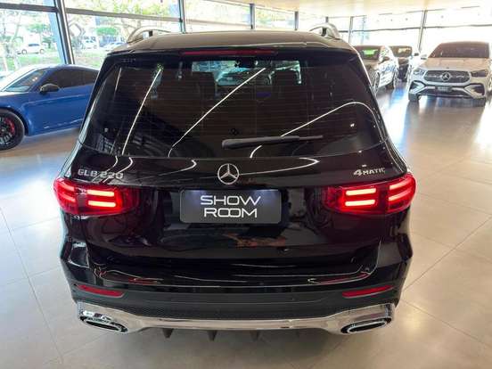 MERCEDES-BENZ-GLB 220-2024