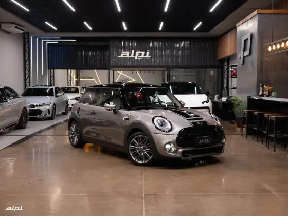 MINI COOPER 2.0 JOHN COOPER WORKS 16V TURBO GASOLINA 2P AUTOMATICO MINI COOPER 2.0 JOHN COOPER WORKS 16V TURBO GASOLINA 2P AUTOMATICO