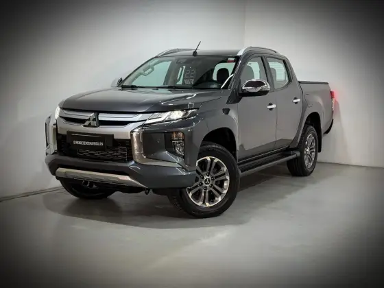 MITSUBISHI L200 TRITON 2.4 16V TURBO DIESEL SPORT HPE-S CD 4P 4X4 AUTOMÁTICO