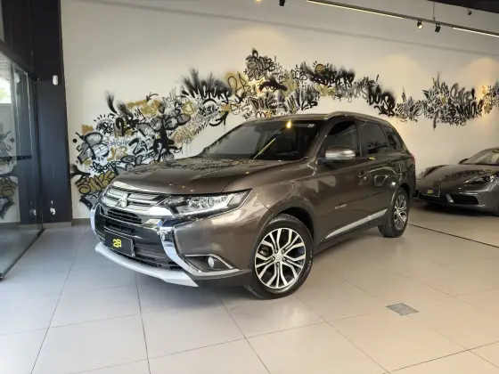 MITSUBISHI OUTLANDER 2.0 COMFORT 16V GASOLINA 4P AUTOMÁTICO MITSUBISHI OUTLANDER 2.0 COMFORT 16V GASOLINA 4P AUTOMÁTICO