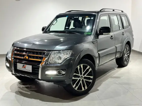 MITSUBISHI PAJERO FULL 3.2 HPE 4X4 16V TURBO INTERCOOLER DIESEL LEGEND EDITION 4P AUTOMÁTICO MITSUBISHI PAJERO FULL 3.2 HPE 4X4 16V TURBO INTERCOOLER DIESEL LEGEND EDITION 4P AUTOMÁTICO