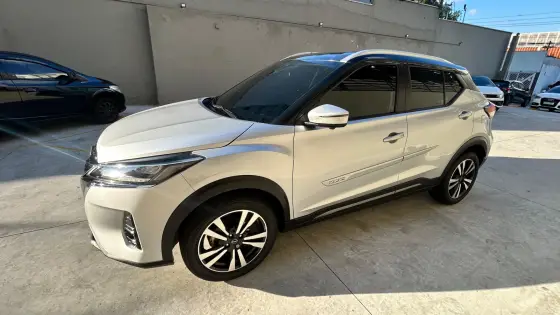 NISSAN KICKS 1.6 16V FLEXSTART EXCLUSIVE XTRONIC NISSAN KICKS 1.6 16V FLEXSTART EXCLUSIVE XTRONIC