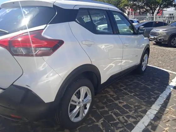 NISSAN KICKS 1.6 16V FLEXSTART S 4P MANUAL NISSAN KICKS 1.6 16V FLEXSTART S 4P MANUAL