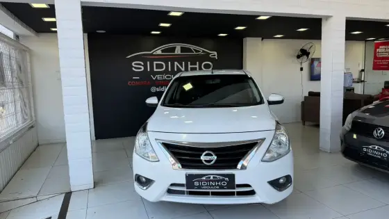 NISSAN VERSA 1.6 16V FLEXSTART V-DRIVE PREMIUM XTRONIC NISSAN VERSA 1.6 16V FLEXSTART V-DRIVE PREMIUM XTRONIC