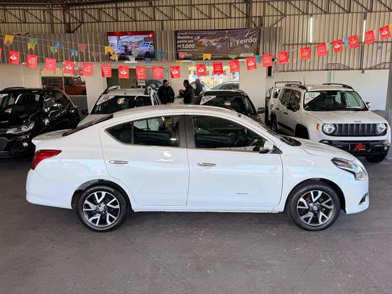 NISSAN-VERSA-1.6 16V FLEX SV 4P XTRONIC NISSAN-VERSA-2017