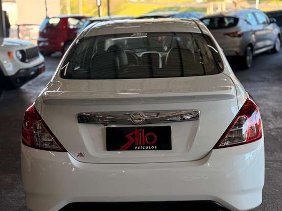 NISSAN-VERSA-1.6 16V FLEX SV 4P XTRONIC NISSAN-VERSA-2017