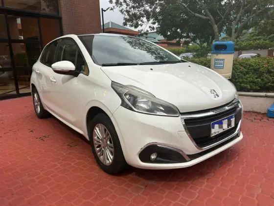 PEUGEOT 208 1.2 ALLURE 12V FLEX 4P MANUAL