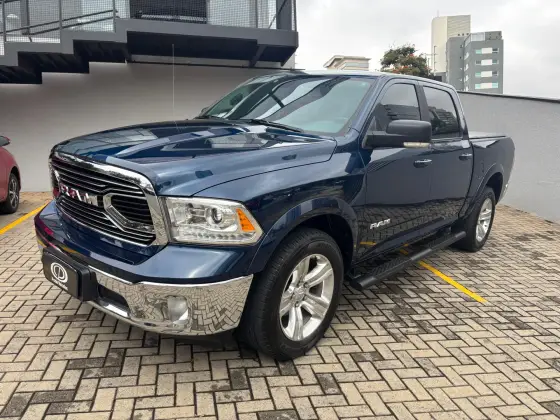 RAM CLASSIC 5.7 V8 GASOLINA LARAMIE CD 4X4 AUTOMÁTICO RAM CLASSIC 5.7 V8 GASOLINA LARAMIE CD 4X4 AUTOMÁTICO