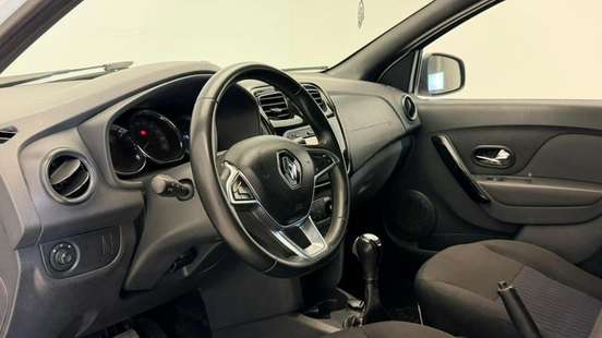 RENAULT-LOGAN-2019