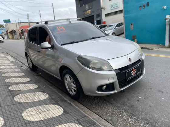 RENAULT SANDERO 1.6 EXPRESSION 8V FLEX 4P MANUAL RENAULT SANDERO 1.6 EXPRESSION 8V FLEX 4P MANUAL