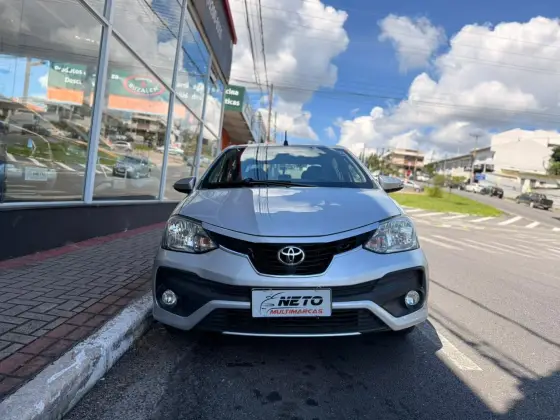 TOYOTA ETIOS 1.5 PLATINUM SEDAN 16V FLEX 4P AUTOMÁTICO