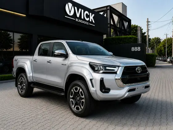 TOYOTA HILUX 2.8 D-4D TURBO DIESEL CD SRX PLUS 4X4 AUTOMÁTICO TOYOTA HILUX 2.8 D-4D TURBO DIESEL CD SRX PLUS 4X4 AUTOMÁTICO