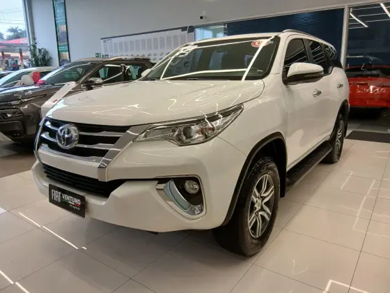 TOYOTA HILUX SW4 2.7 SRV 7 LUGARES 4X2 16V FLEX 4P AUTOMÁTICO