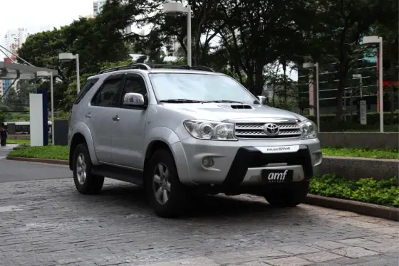 TOYOTA HILUX SW4 3.0 SRV 4X4 7 LUGARES 16V TURBO INTERCOOLER DIESEL 4P AUTOMÁTICO
