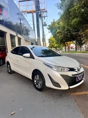 TOYOTA-YARIS-2021