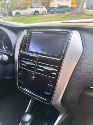 TOYOTA-YARIS-2021