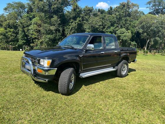 TOYOTA HILUX 2.8 SRS 4X4 CD 8V DIESEL 4P MANUAL