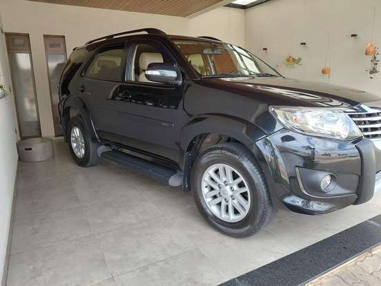 TOYOTA-HILUX SW4-2.7 SR 4X2 16V FLEX 4P AUTOMÁTICO TOYOTA-HILUX SW4-2013