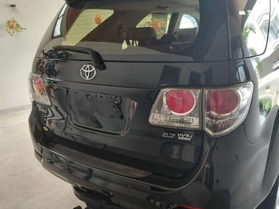 TOYOTA-HILUX SW4-2.7 SR 4X2 16V FLEX 4P AUTOMÁTICO TOYOTA-HILUX SW4-2013