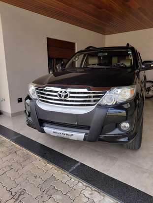 TOYOTA-HILUX SW4-2013