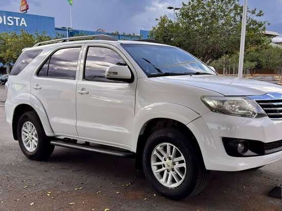 TOYOTA-HILUX SW4-2.7 SR 4X2 16V FLEX 4P MANUAL TOYOTA-HILUX SW4-2013