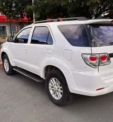 TOYOTA-HILUX SW4-2013