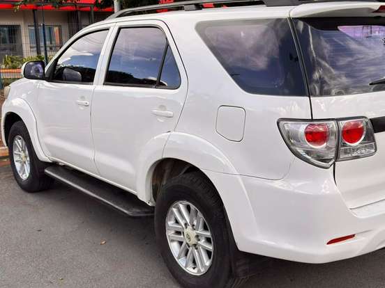 TOYOTA-HILUX SW4-2.7 SR 4X2 16V FLEX 4P MANUAL TOYOTA-HILUX SW4-2013