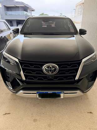 TOYOTA-HILUX SW4-2023