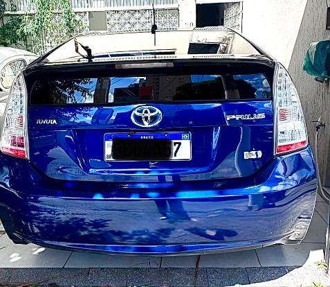 TOYOTA-PRIUS-2012