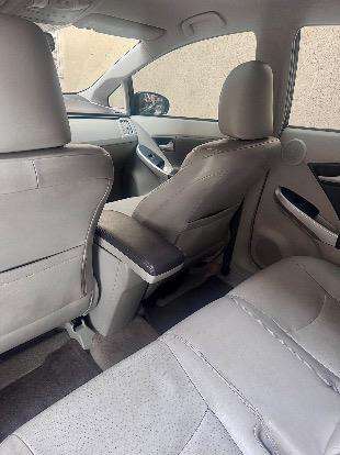 TOYOTA-PRIUS-2012
