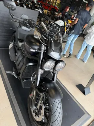 TRIUMPH ROCKET III GT 