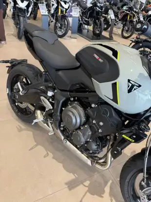 TRIUMPH-TRIDENT 660-2026
