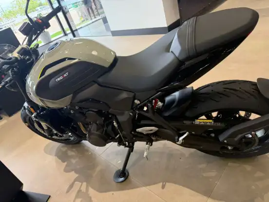TRIUMPH-TRIDENT 660-2026