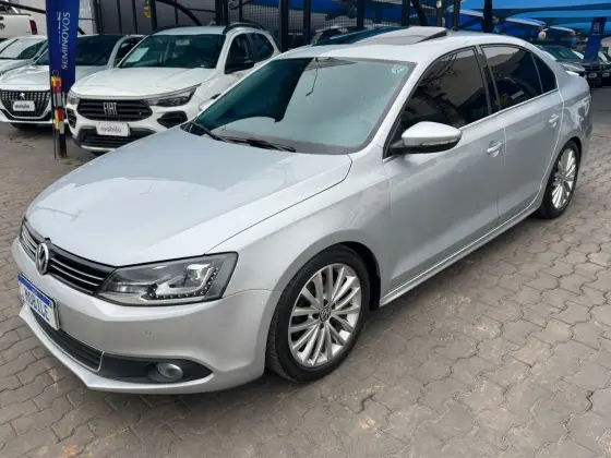 VOLKSWAGEN JETTA 2.0 TSI HIGHLINE 200CV GASOLINA 4P TIPTRONIC