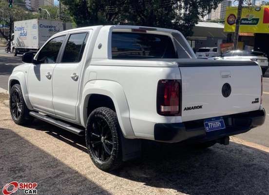VOLKSWAGEN-AMAROK-2022