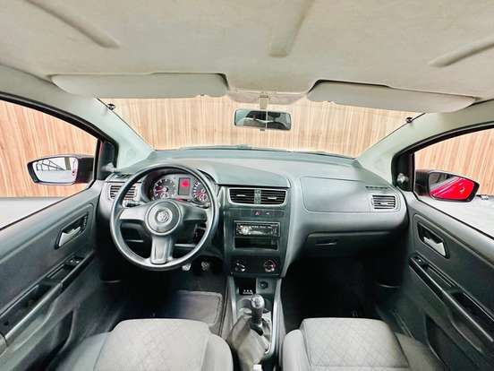 VOLKSWAGEN-FOX-2014
