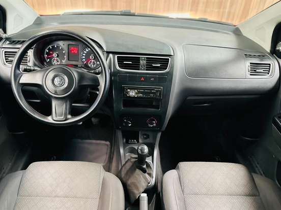 VOLKSWAGEN-FOX-2014