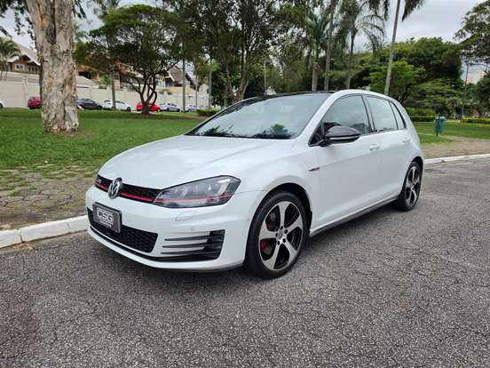 VOLKSWAGEN-GOLF-2016