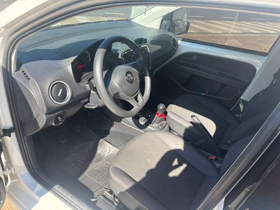 VOLKSWAGEN-UP-2017