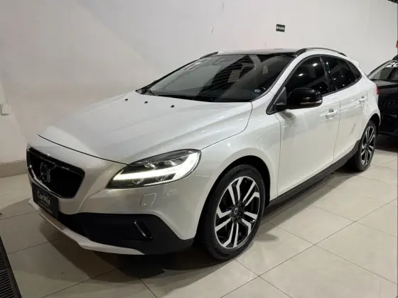 VOLVO V40 2.0 T4 CROSS COUNTRY GASOLINA 4P AUTOMÁTICO