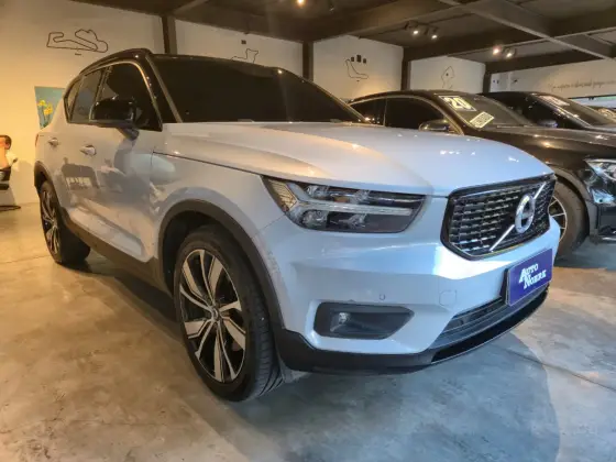 VOLVO XC40 1.5 T5 RECHARGE R-DESIGN GEARTRONIC
