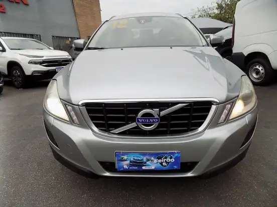 VOLVO-XC60-2011