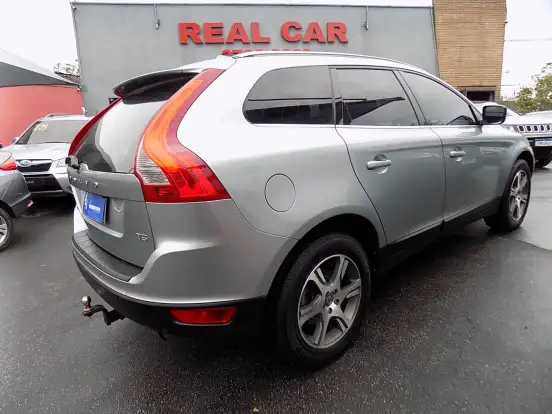 VOLVO-XC60-2011