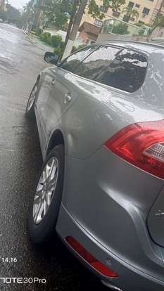 VOLVO-XC60-2014