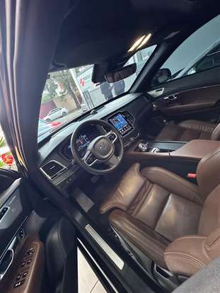 VOLVO-XC90-2022